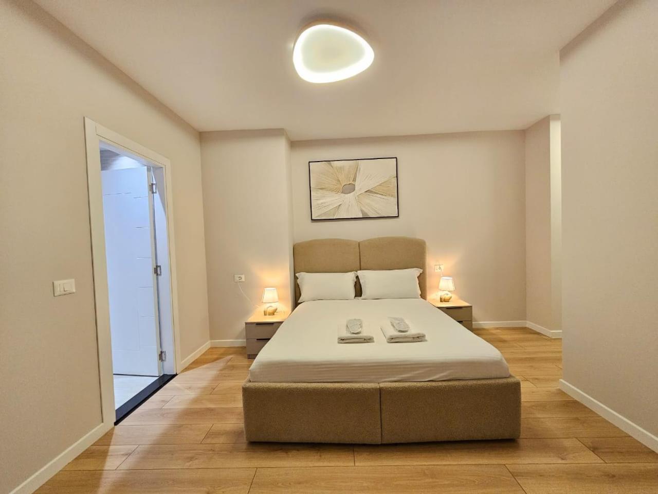 Miku Apartment-Modern 2Bedroom In Prime Location Tiranë Ngoại thất bức ảnh
