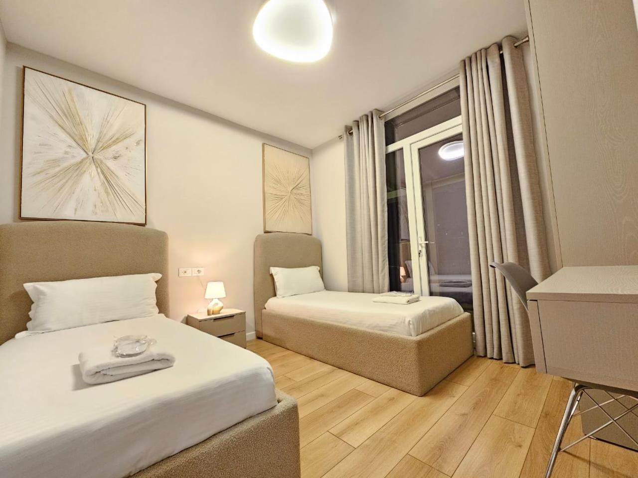 Miku Apartment-Modern 2Bedroom In Prime Location Tiranë Ngoại thất bức ảnh
